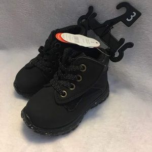 NWT‎ Boys boots
